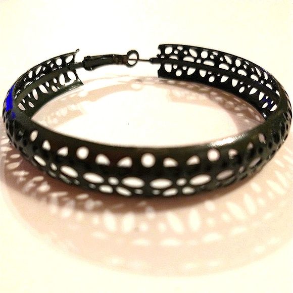 Monaco Exquisite Epoxy Dark Green Metal Hoop Earrings - Picture 4 of 4